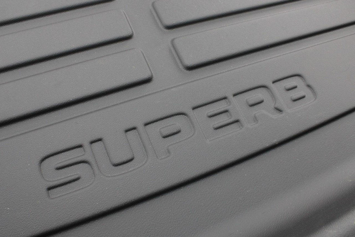 Skoda Superb estate 2015-2021 boot luggage compartment tray 3V9061162