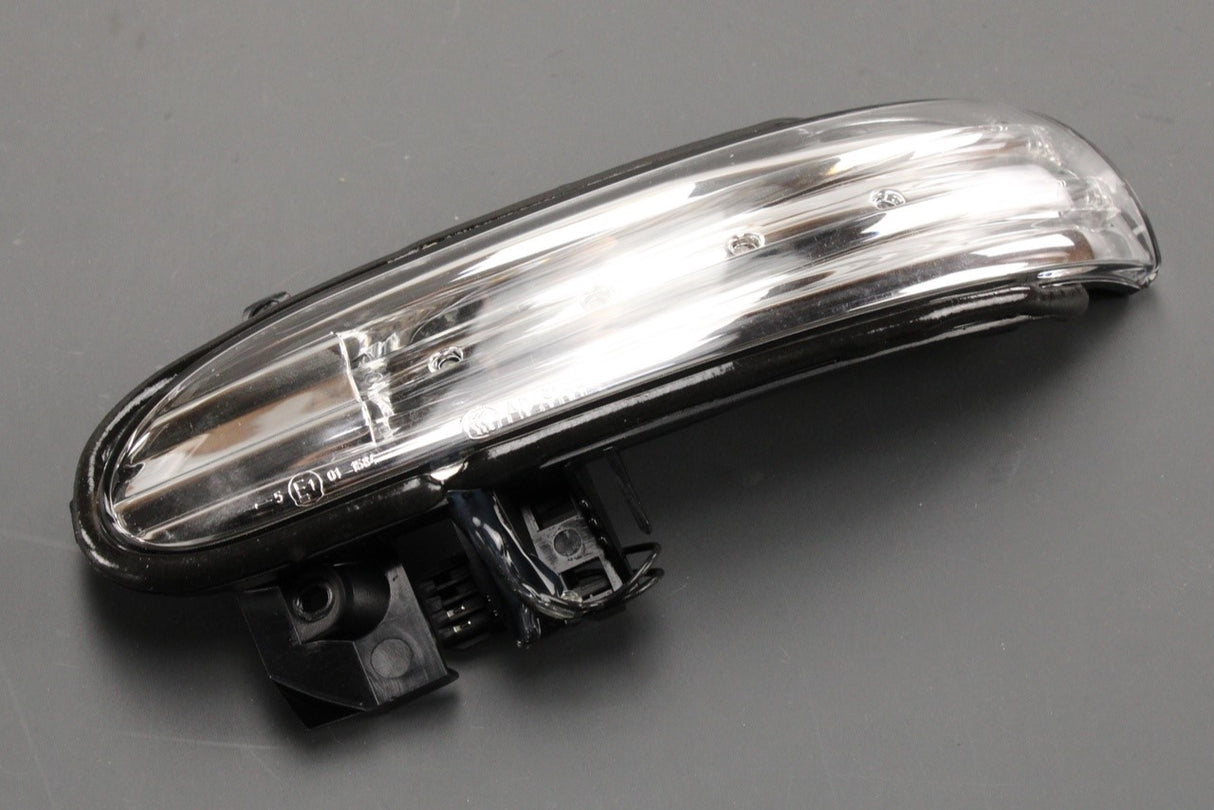 Mercedes-Benz R171 SLK wing mirror indicator repeater left A171820032164
