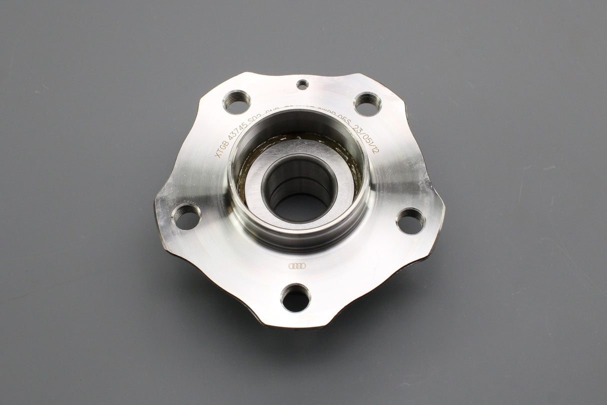 Audi A4 2016-on A5 2017-on A6 A7 wheel hub with bearing (x1) 8W0501611B
