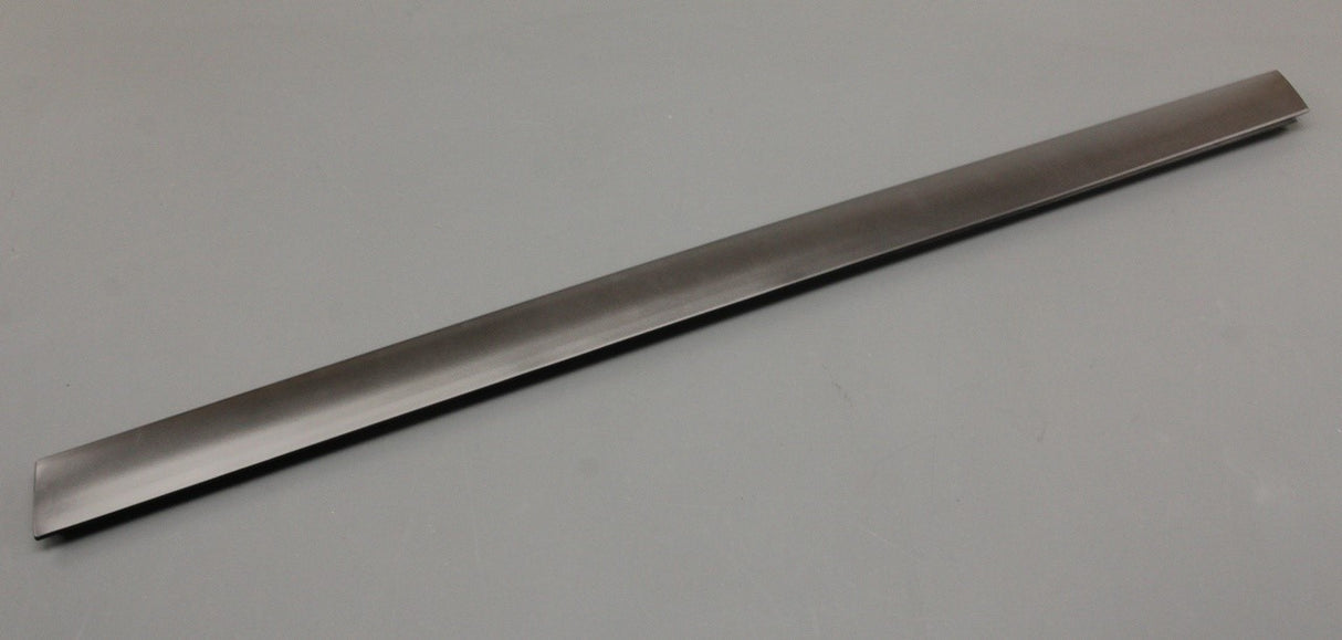 VW Phaeton 2002-2010 front lower door trim (right) 3D0854940C V7S