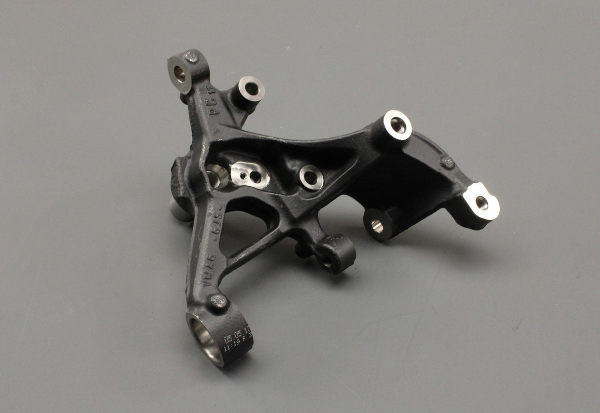 VW Golf A3 Leon Octavia rear wheel bearing housing (left) 5Q0505435F