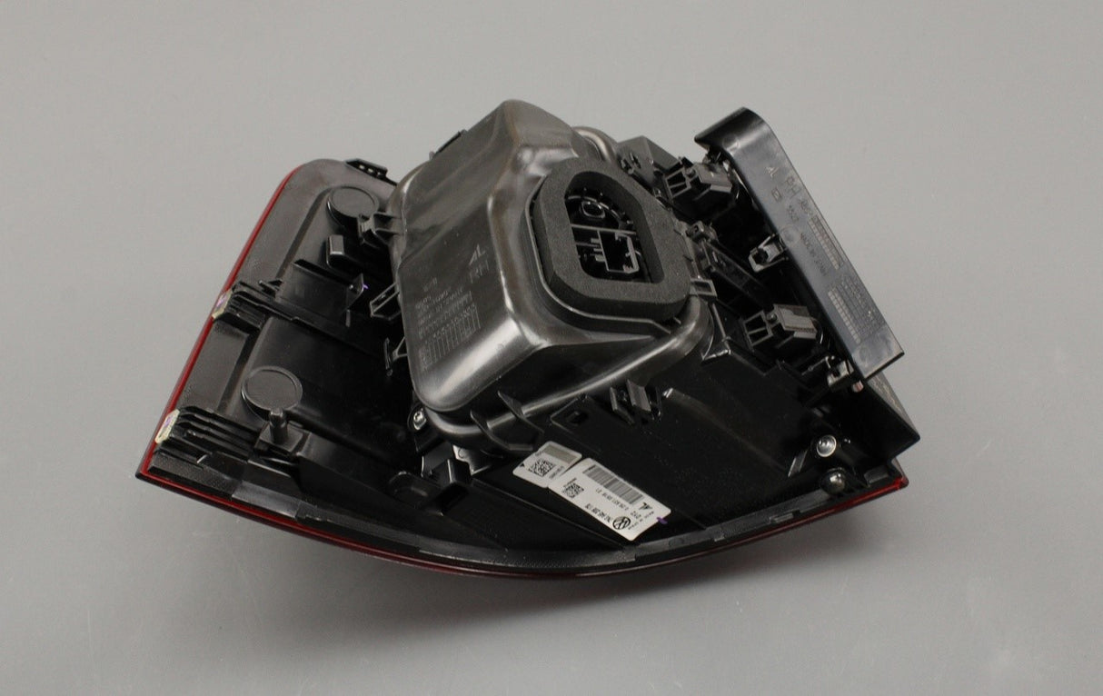 VW Sharan 2016-on rear outer LED tail light (right) 7N0945208
