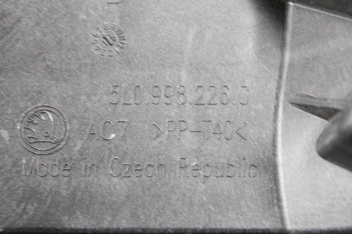 Skoda Yeti 2014-18 headlight securing element bracket (right) 5L0998226C