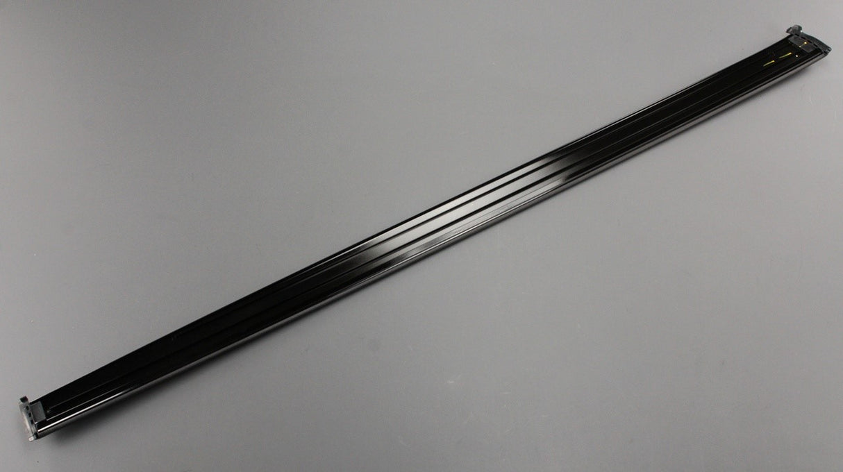 Range Rover 2013-2022 roof weatherstrip trim (right) LR109388