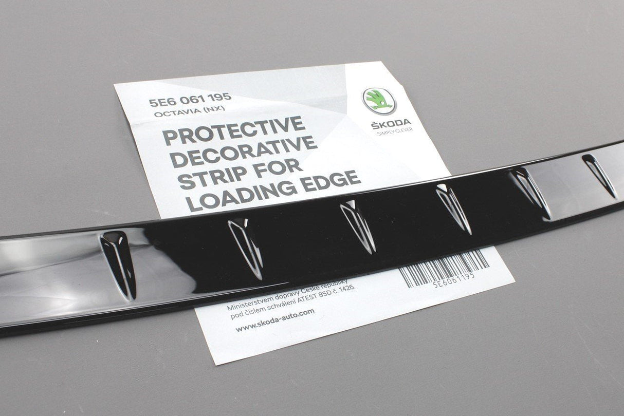 Skoda Octavia saloon 2020-On rear load edge protector (black) 5E6061195