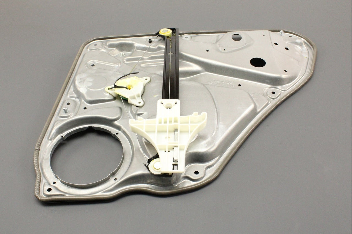 VW Passat B5 B5.1 Estate 97-05 rear window regulator (left) 3B9839461A
