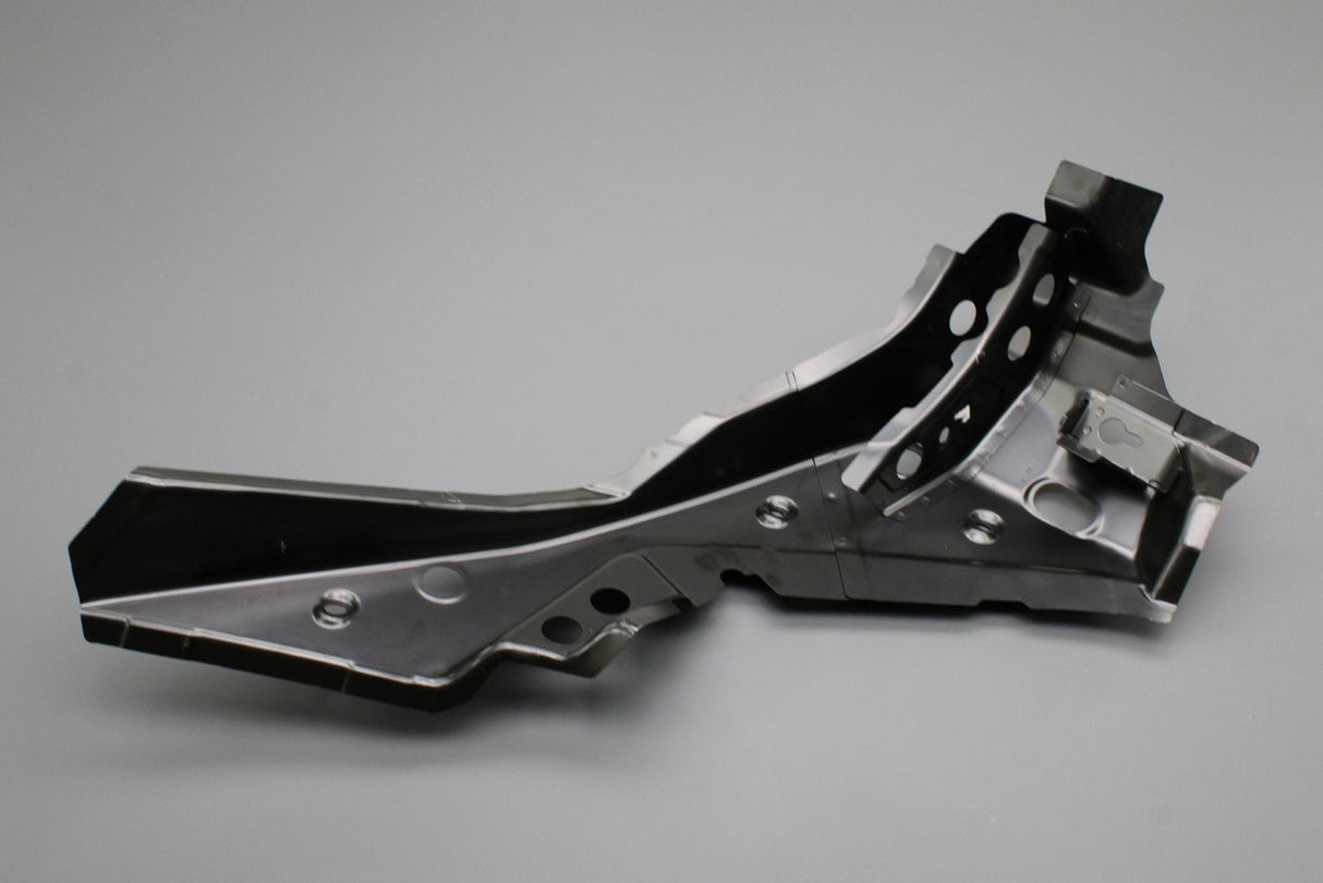 Audi e-tron 2019-2023 d-pillar body panel (left) 4KE809027
