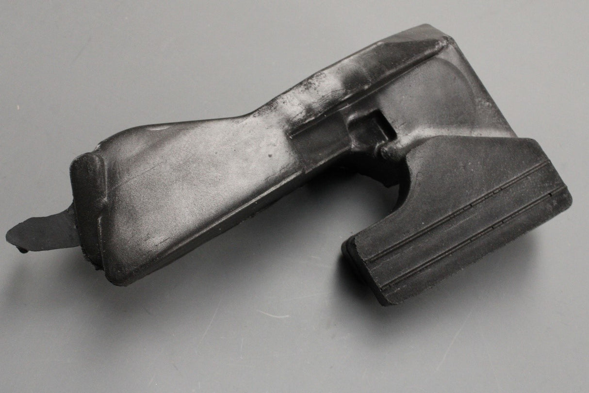 Land Rover Discovery 5 17-on front wing insulation foam (right) LR083277