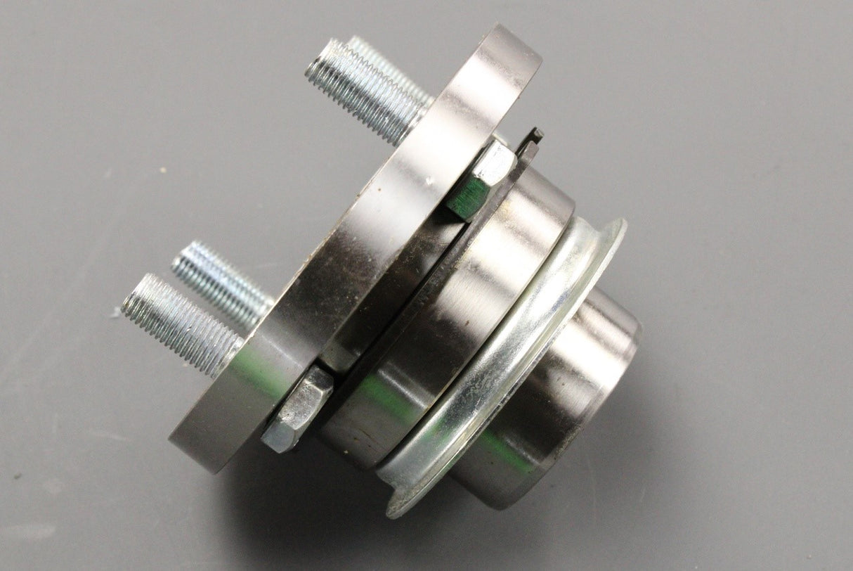 Land Rover Defender 07-16 transfer box flange kit (front) LR055718