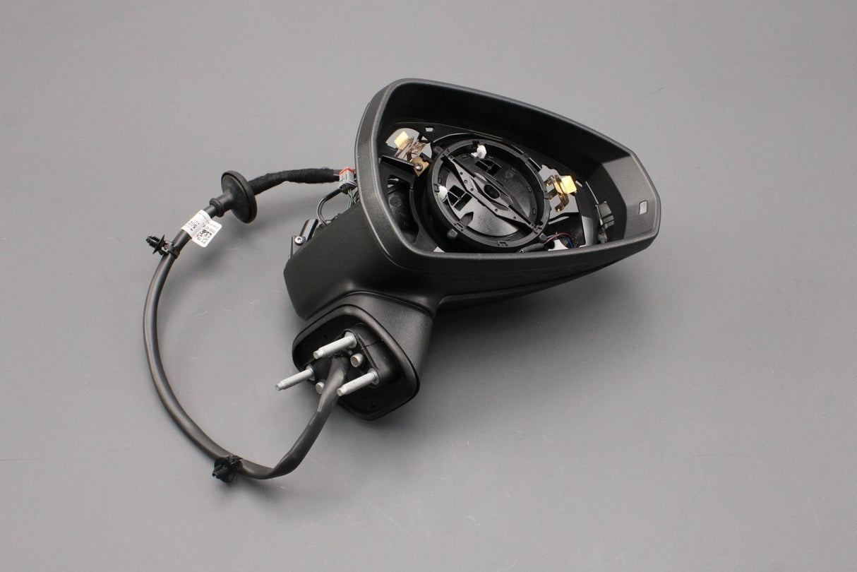 Audi A3 S3 RS3 8V 2013-20 wing mirror housing (right) 8V2857410G 9B9