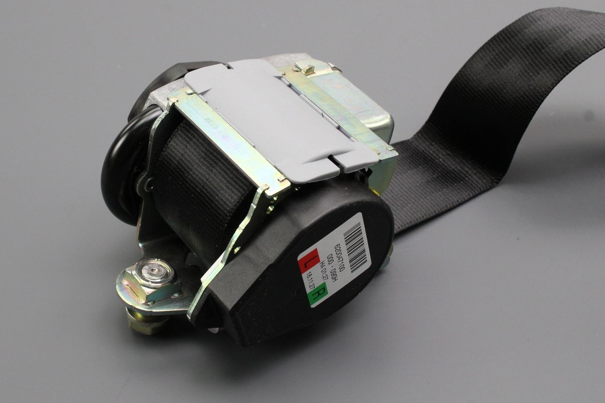 Audi A3 S3 RS3 8V 2013-2020 rear three point safety seat belt 8V5857805 V04