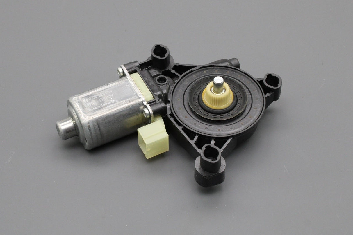 VW Crafter Golf Audi A4 RS4 A5 Q7 Q8 R8 window regulator motor 8W0959802