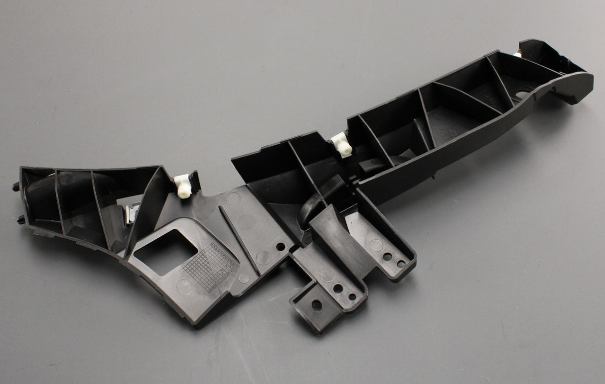 Jaguar XJ 2010-2019 front bumper mounting bracket (left) C2D43335