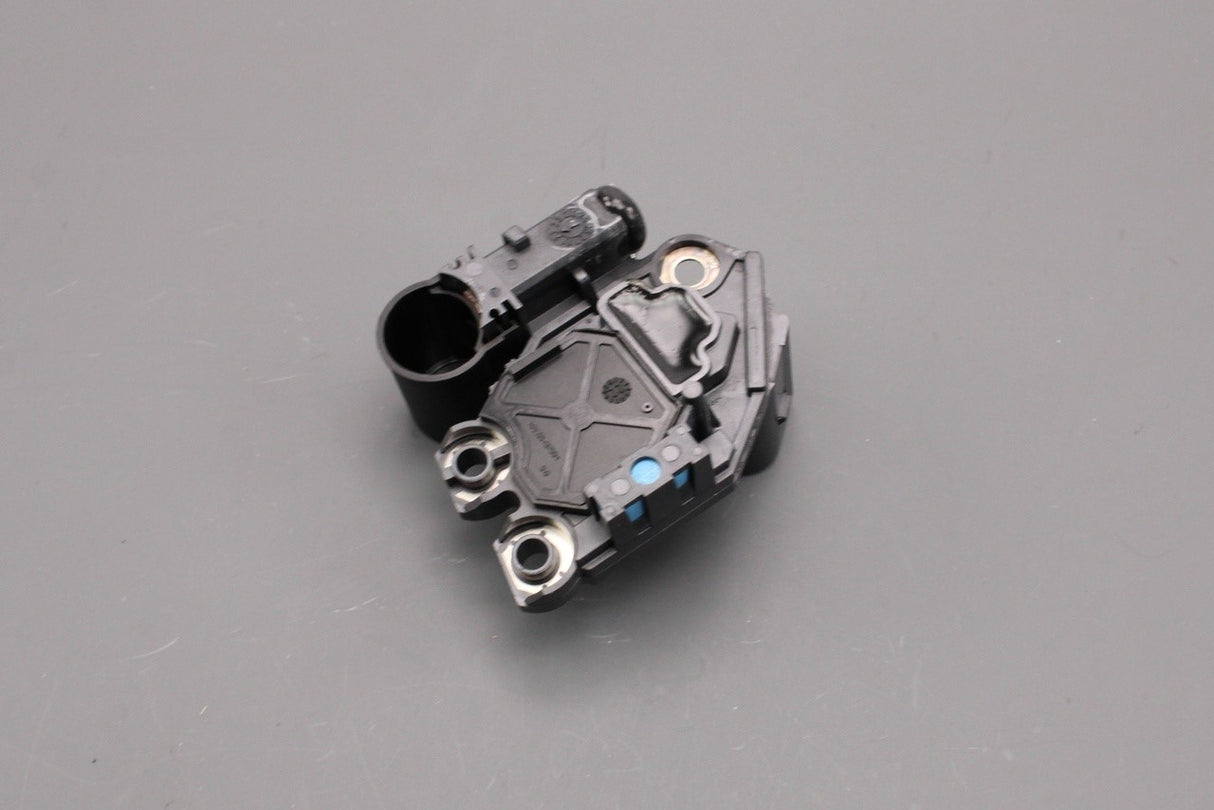 VW Polo Audi A1 A3 8P Skoda SEAT alternator voltage regulator 03L903803C