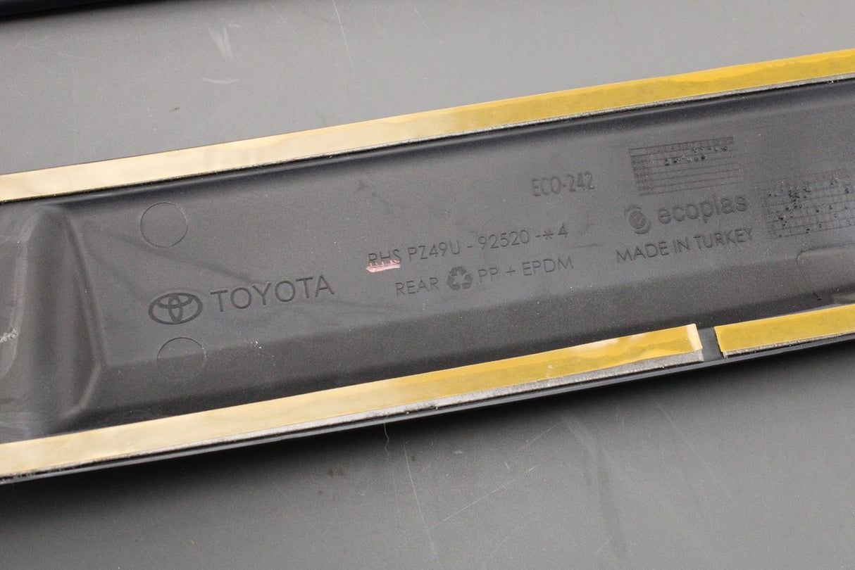 Toyota Aygo 14-21 black door trim side mouldings (primed) PZ49U-92520-AB