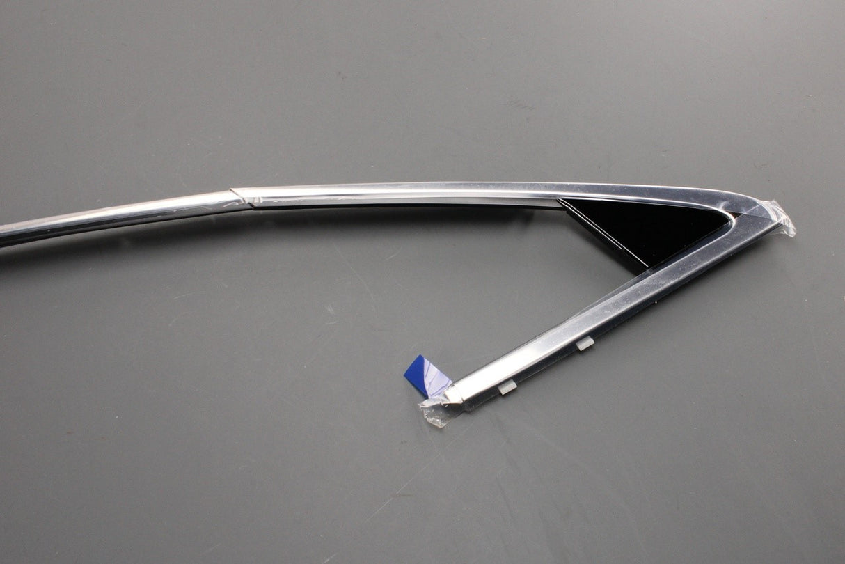 Lexus NX 2014-21 door window moulding trim (front right) 75071-78010