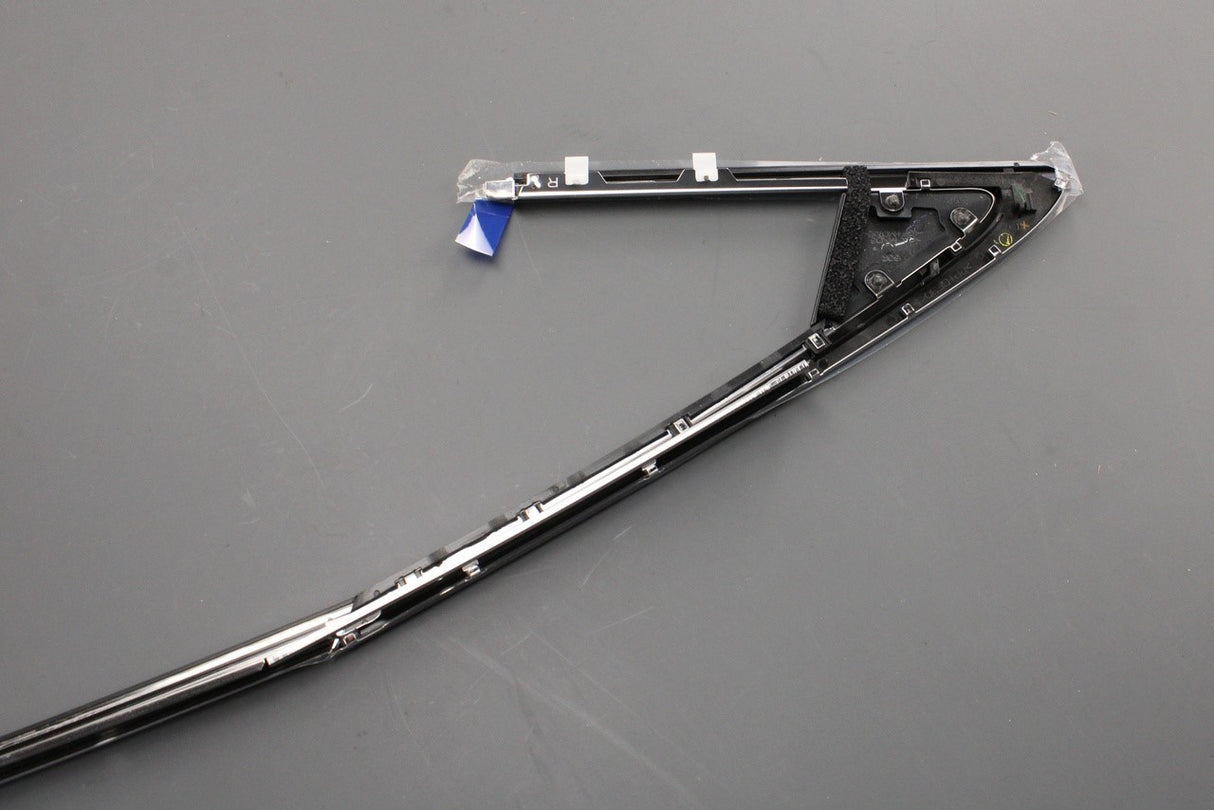 Lexus NX 2014-21 door window moulding trim (front right) 75071-78010