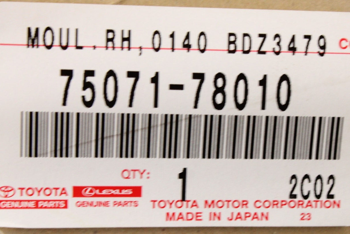 Lexus NX 2014-21 door window moulding trim (front right) 75071-78010