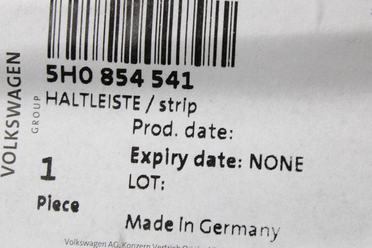 VW Golf R MK8 2020-on windscreen retaining strip (left) 5H0854541