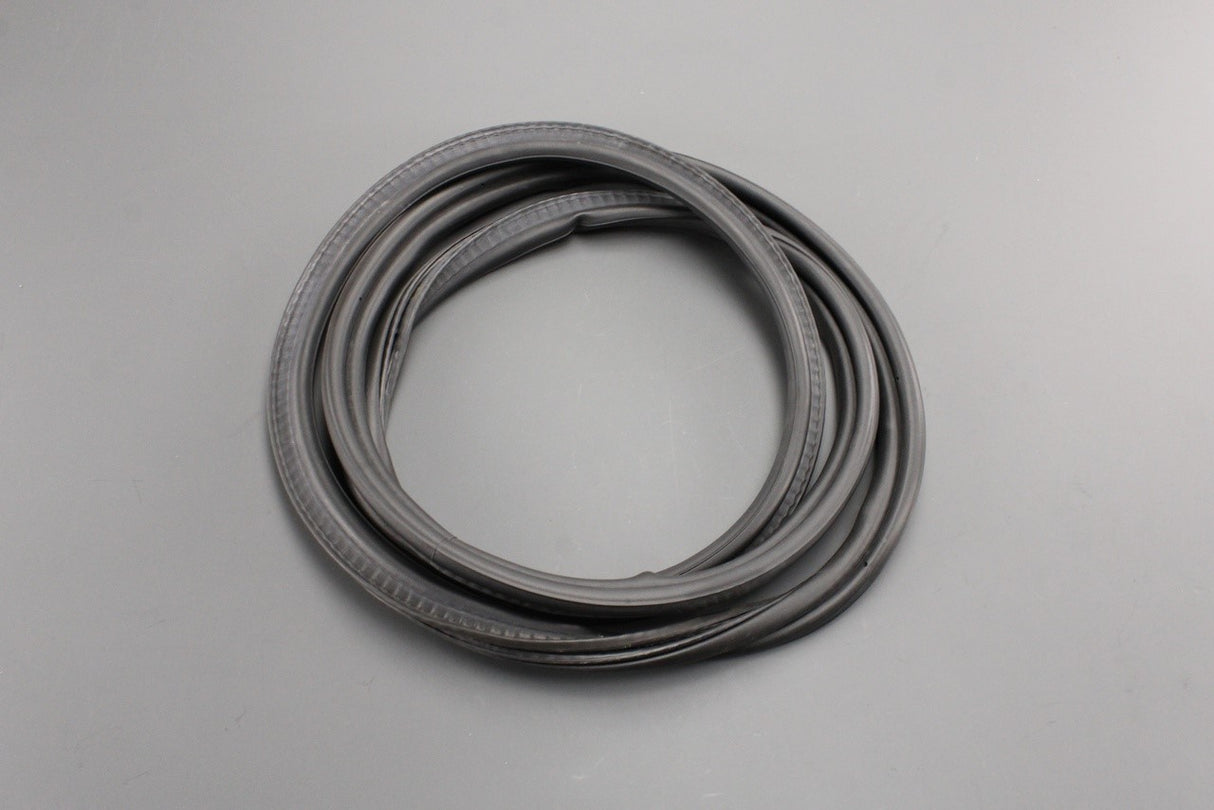 Range Rover Velar 2017-on tailgate boot seal LR092606