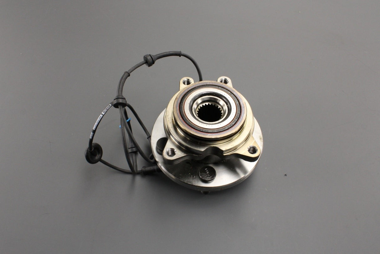 Land Rover Discovery 2 1998-04 wheel hub & ABS sensor (front) TAY100060