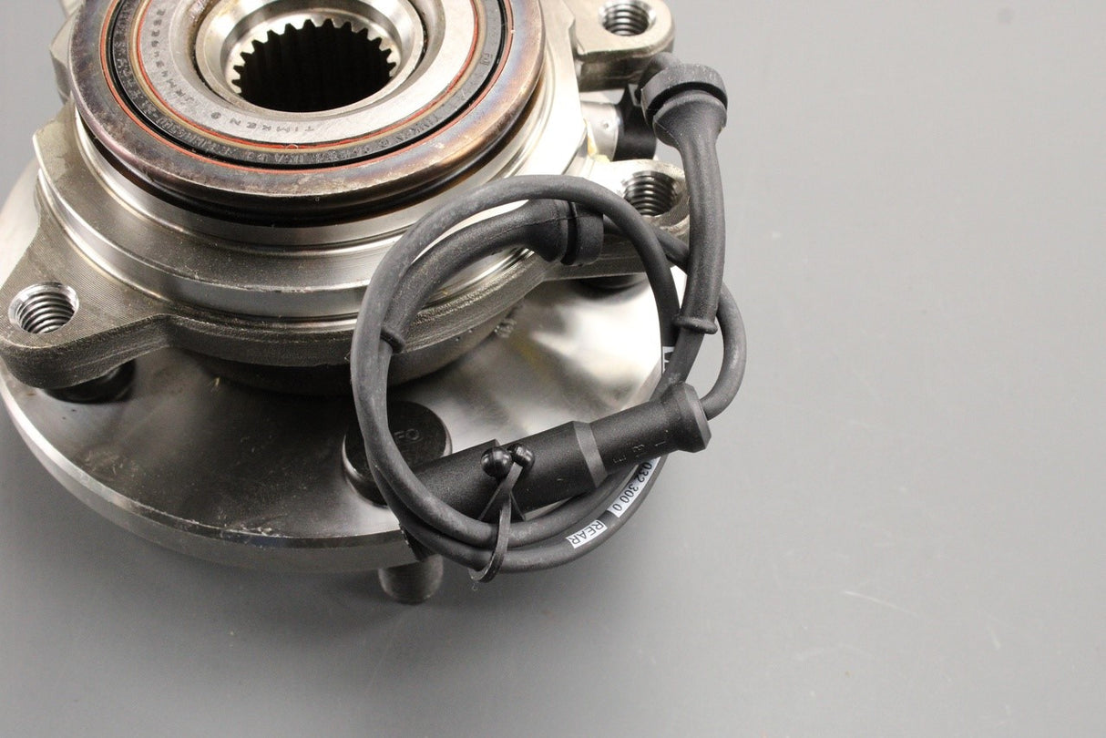 Land Rover Discovery 2 1998-04 wheel hub & ABS sensor (rear) TAY100050