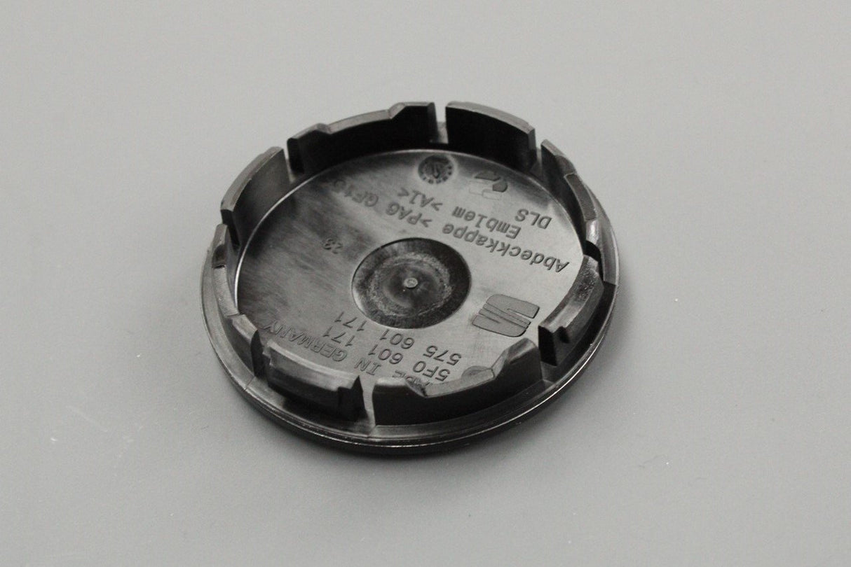 Cupra Ateca 2016-on alloy wheel centre hub cap 575601171 VUW