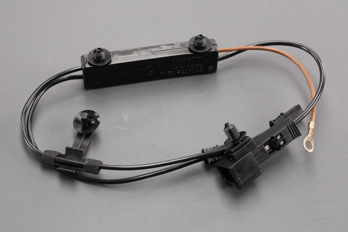 Mercedes-Benz E-Class c-pillar wave trap antenna (right) A2128704589