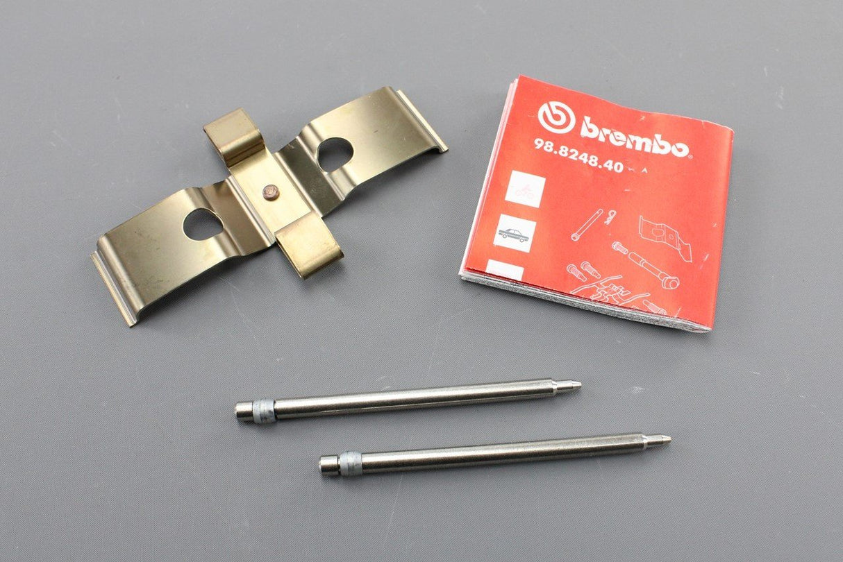 Audi R8 2007-on brake pad fixing hardware set (rear) 420698269