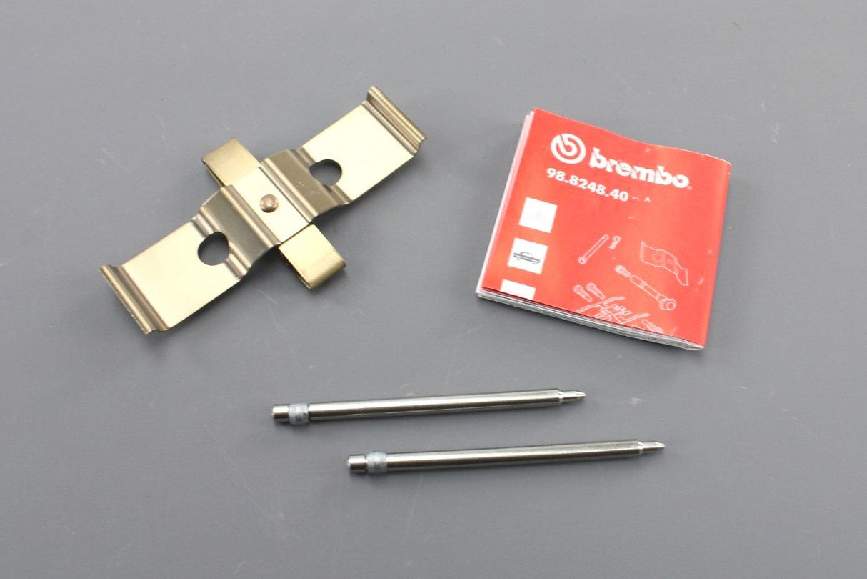 Audi R8 2007-on brake pad fixing hardware set (rear) 420698269