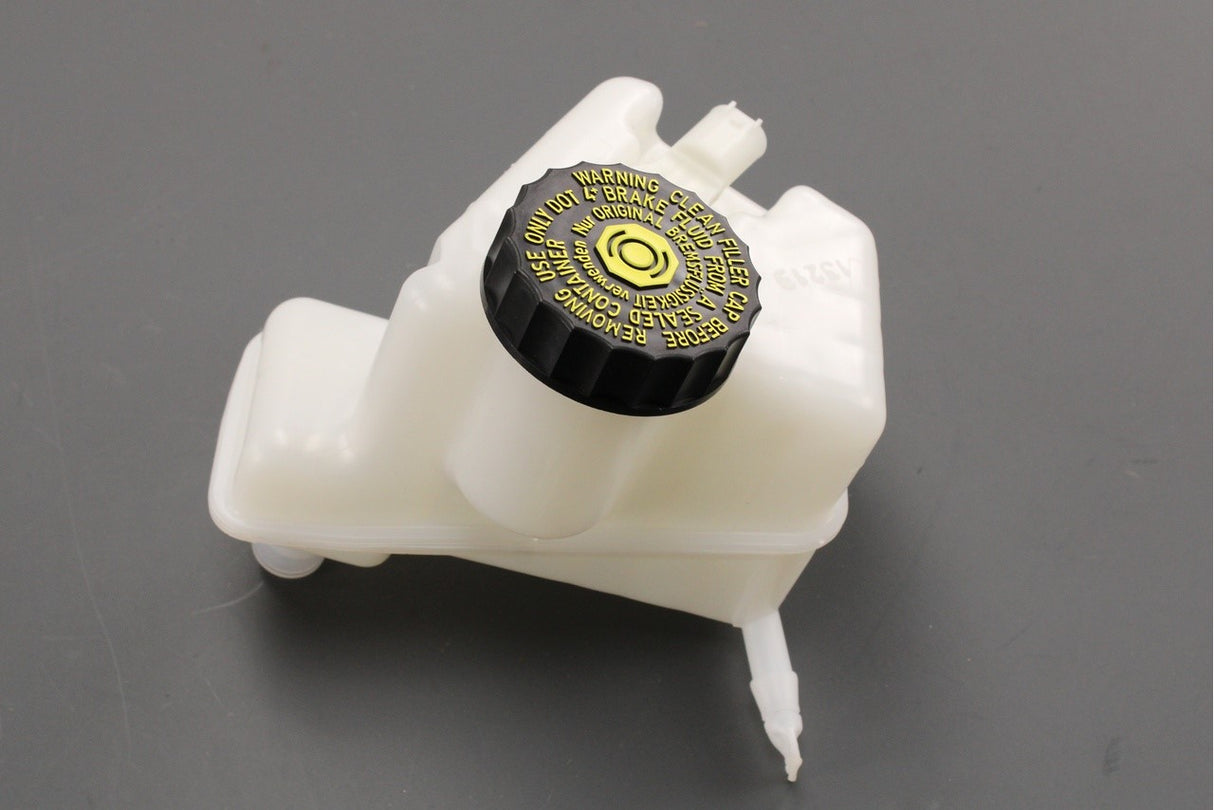 Mercedes-Benz C-Class 2007-2015 brake fluid reservoir (RHD) A2044300102