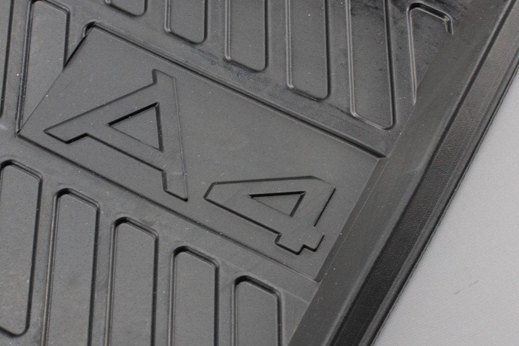 Audi A4 B6 B7 2001-2008 Front rubber floor mats (RHD) 8E2061501A 041