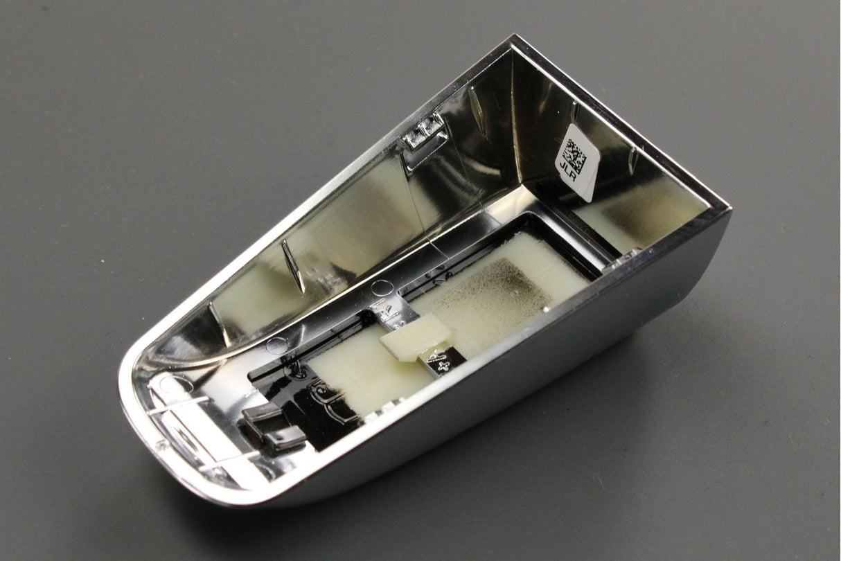 Land Rover Discovery 5 door handle cover cap (front right) LR054991