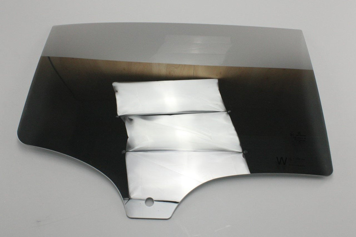 Mercedes-Benz A-class door window glass (rear, right) A1777353200