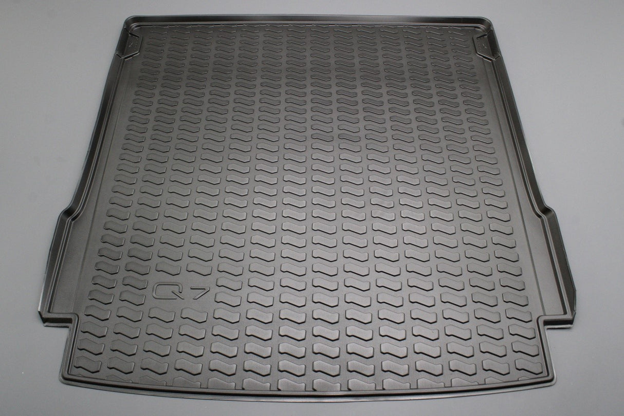 Audi Q7 e-tron 2016-on luggage compartment boot liner 4M0061180B