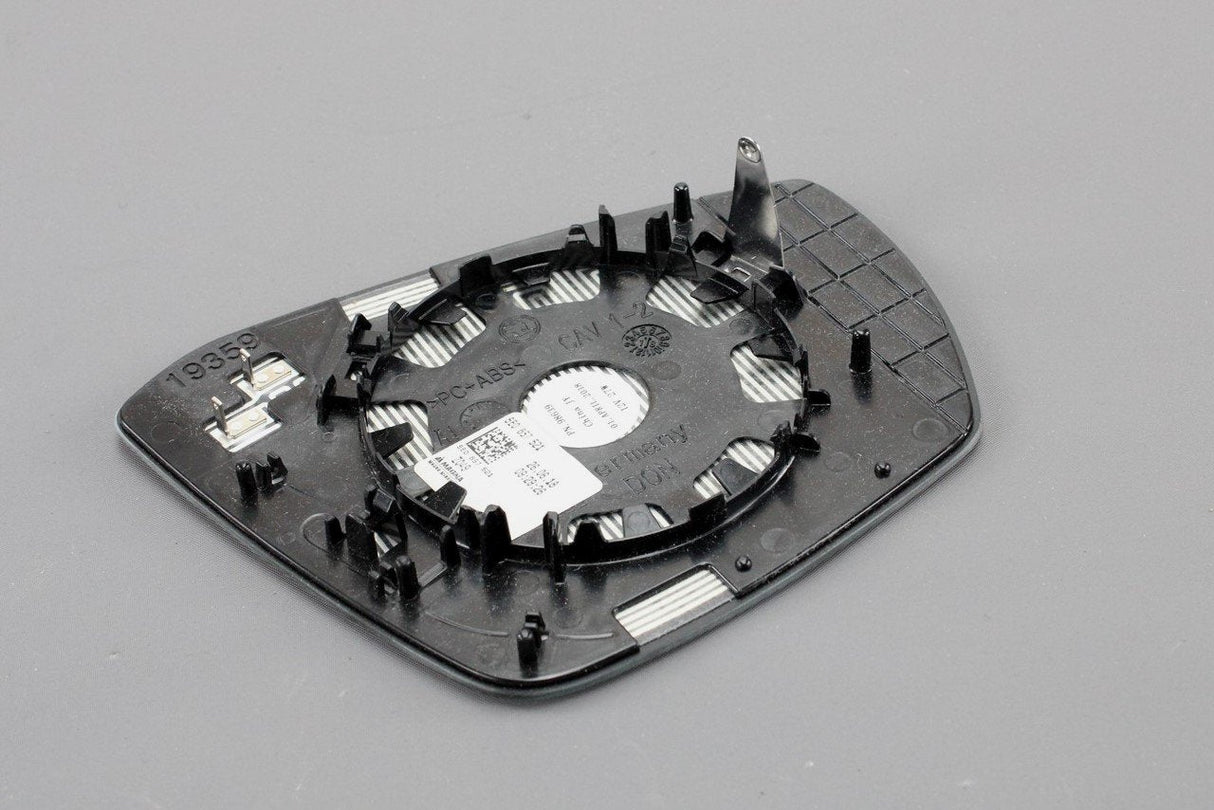 Skoda Octavia 2013-20 heated mirror glass (convex, left) 5E0857521