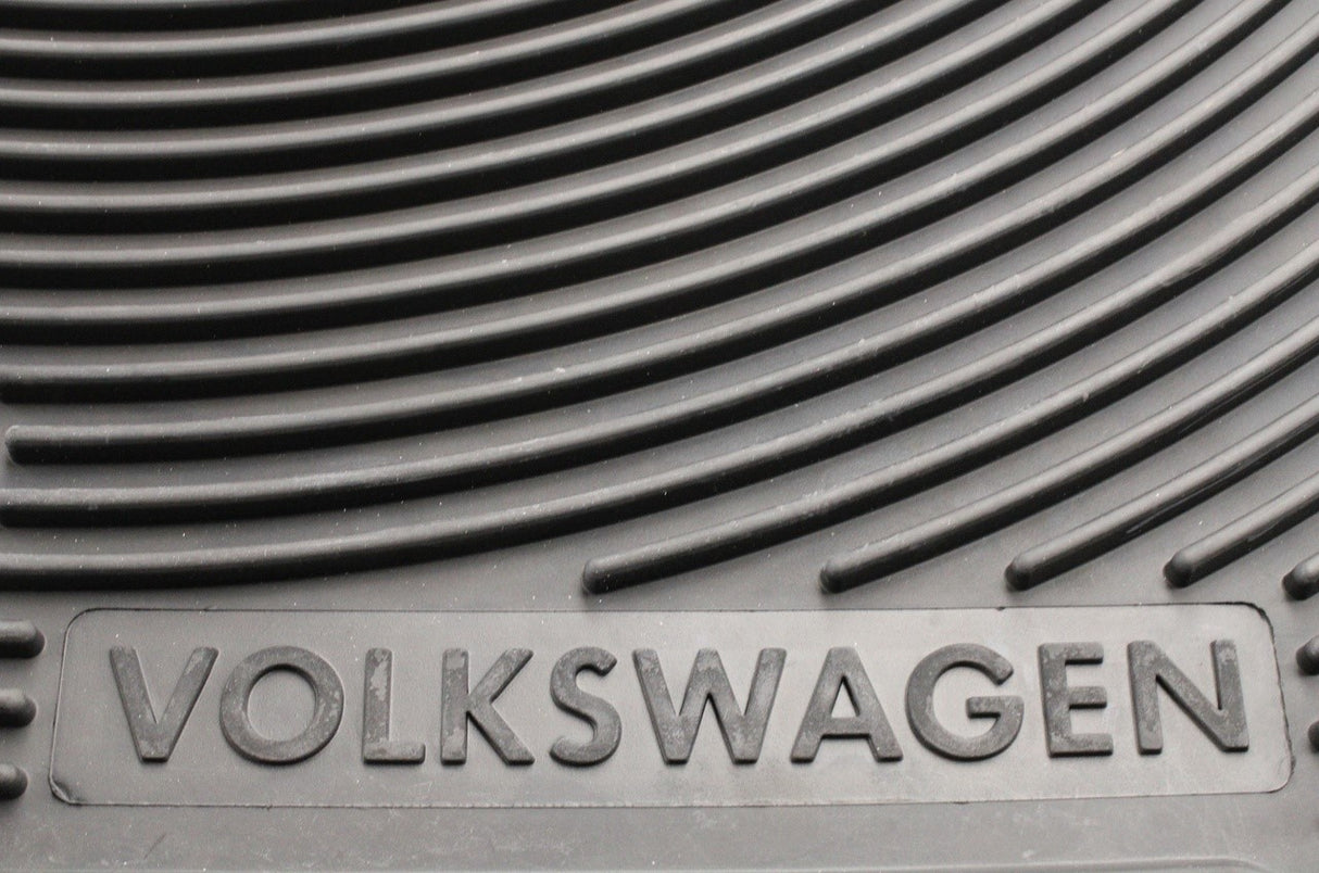 VW Transporter T5.1 2010-15 RHD rubber floor mats (front) 7H2061551A 041