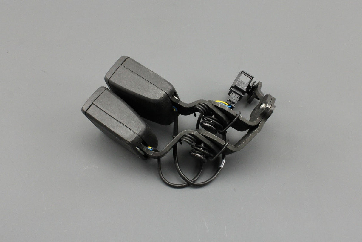 VW Arteon Passat B8 Superb rear double seat belt buckles 3V0857739A MNB