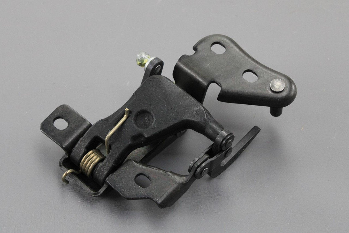 Audi A3 S3 Cabriolet 2015-on roof top lock latch (right) 8V7871406A