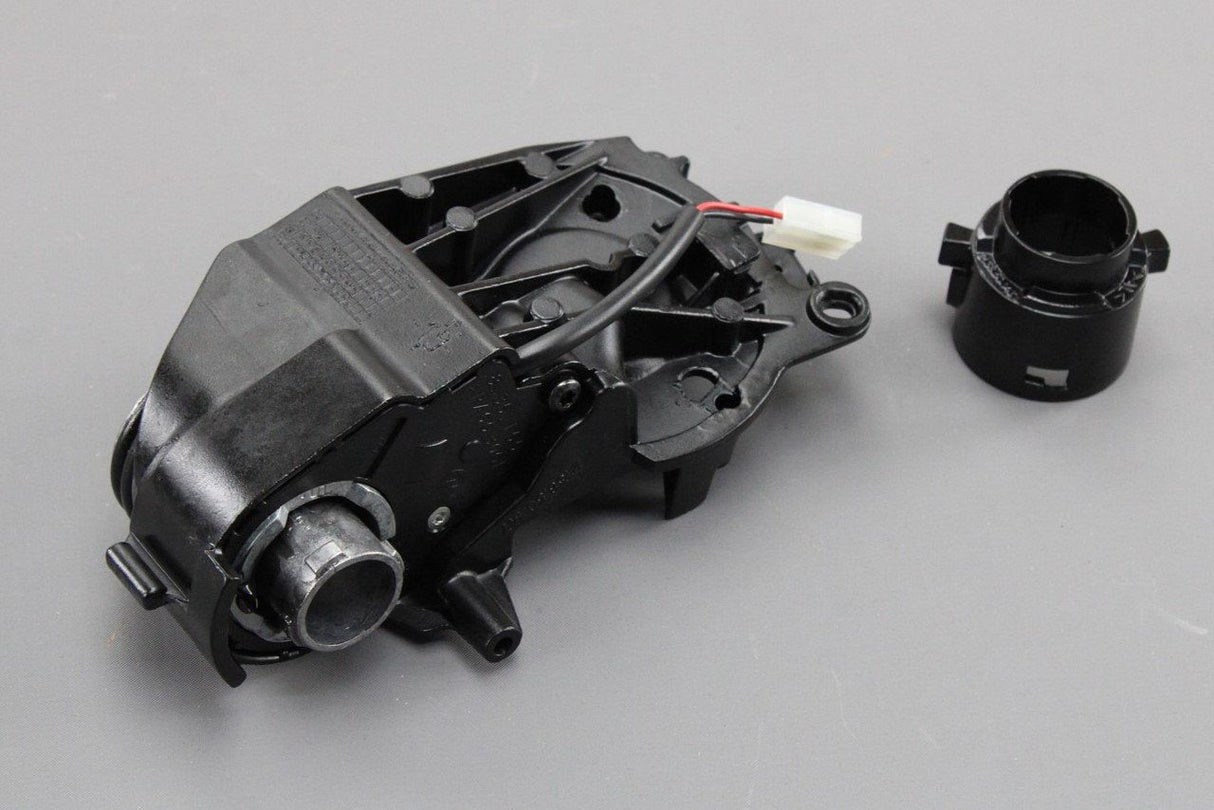 Audi R8 TT TTS TTRS wing mirror mounting plate (left) 8J0858531A