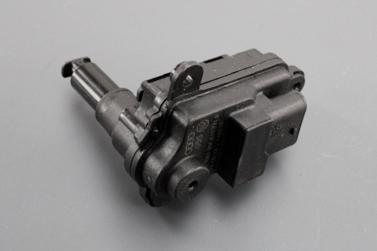 VW Golf GTE Passat Skoda Superb badge charging flap actuator 5GE810773B