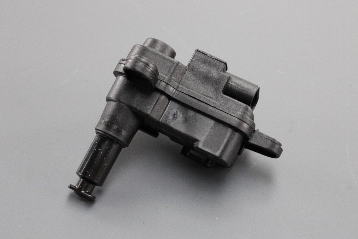 VW Golf GTE Passat Skoda Superb badge charging flap actuator 5GE810773B