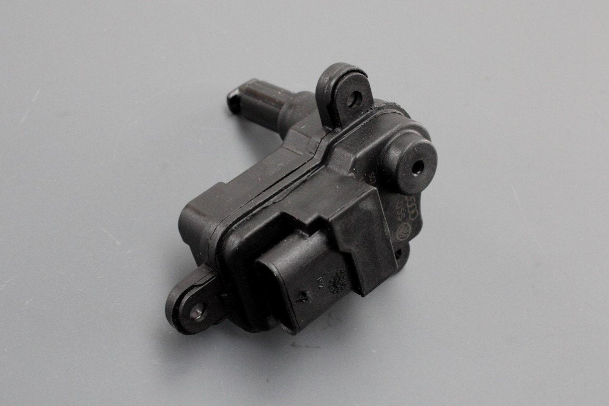 VW Golf GTE Passat Skoda Superb badge charging flap actuator 5GE810773B
