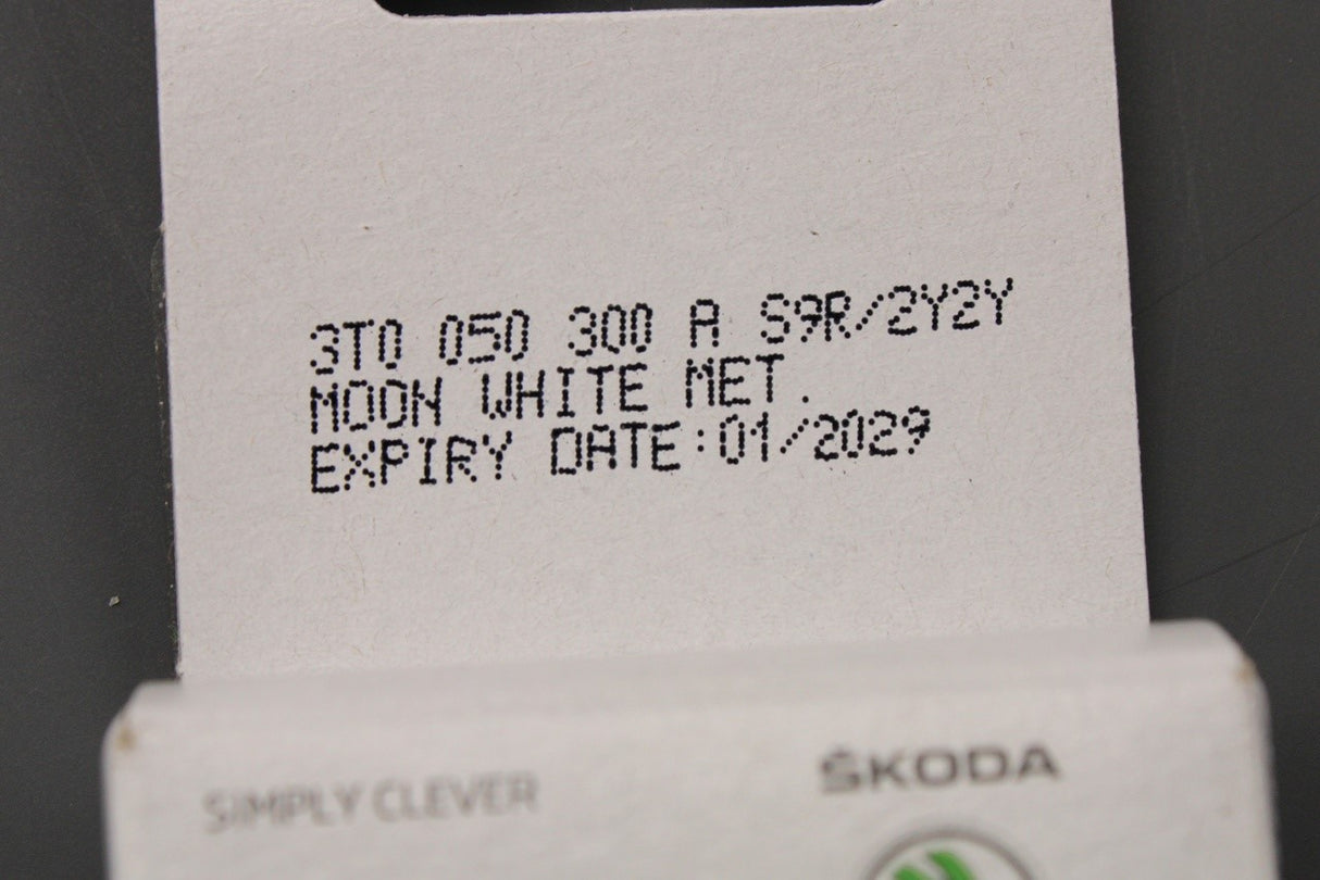 Skoda touch up paint pen set Moon White Metallic 3T0050300A S9R