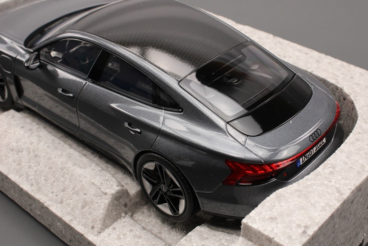 Audi RS e-Tron GT 1:18 model car (daytona grey) 5012120051