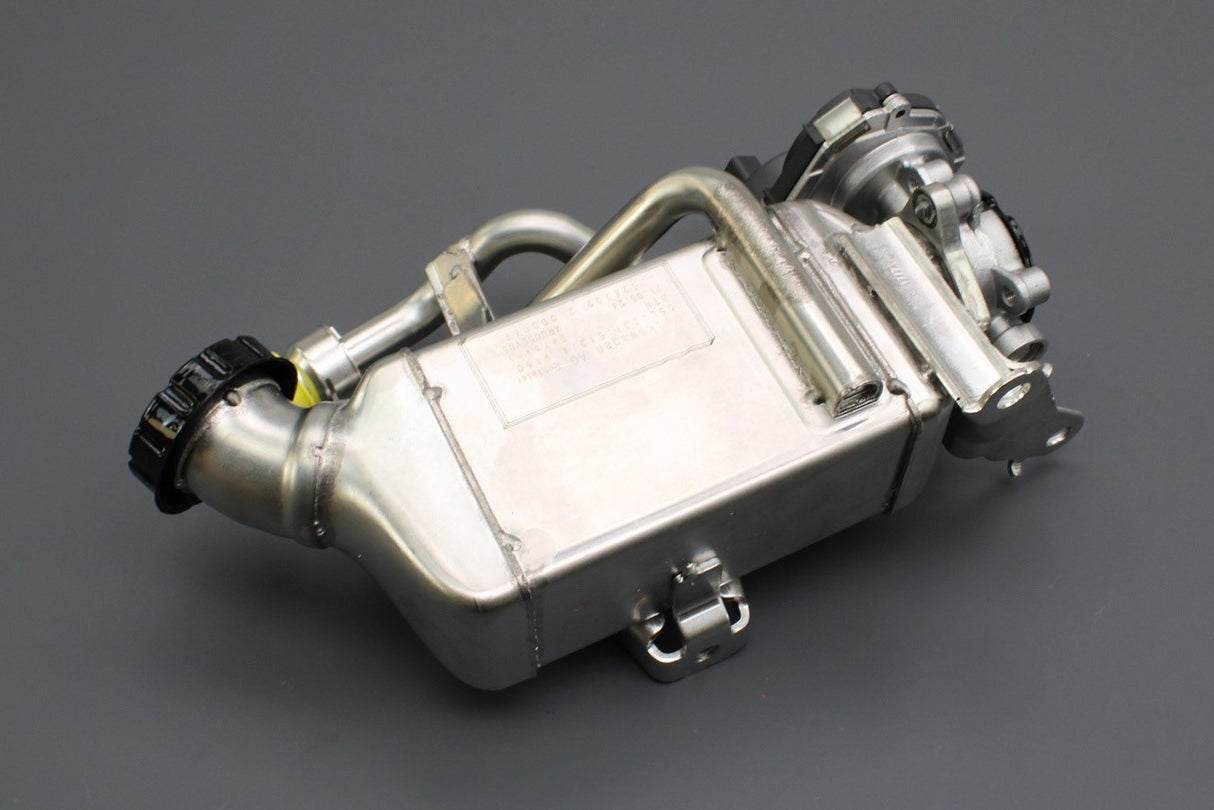 Audi A4 16-25 A5 A6 A7 Q5 2.0 TDI EGR exhaust gas cooler 05L131512A