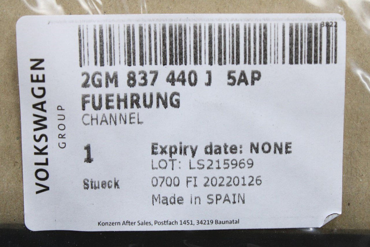 VW T-Cross 2019- window seal guide channel (front right) 2GM837440J 5AP