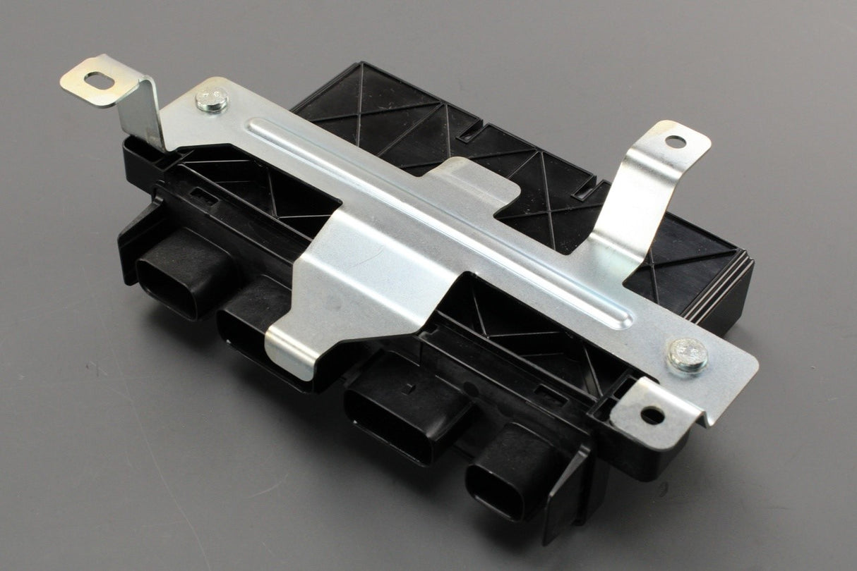 Range Rover Velar 2017-on side steps & tow bar control module VPLYT0218