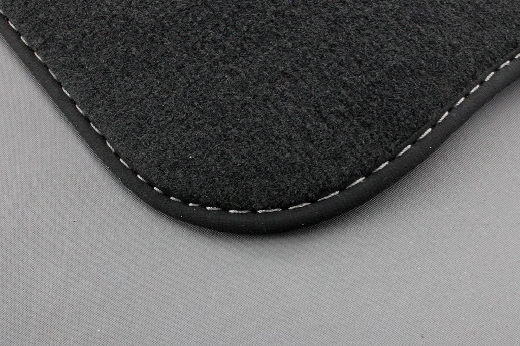 VW Touareg 2018-On Front and rear floor mats (Black/Grey) 762863011A RVX