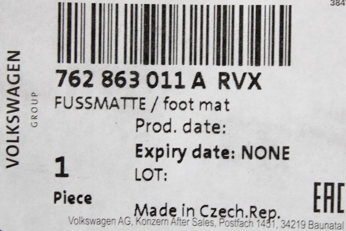 VW Touareg 2018-On Front and rear floor mats (Black/Grey) 762863011A RVX